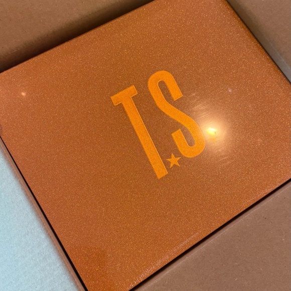 Never Opened- Taylor Swift Life of a Showgirl Cardigan Box Set - Picture 8 of 9